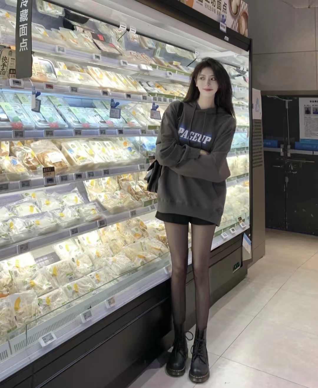 卫衣搭配什么外套裤子更好看呢,卫衣搭配什么衣服好看又实用