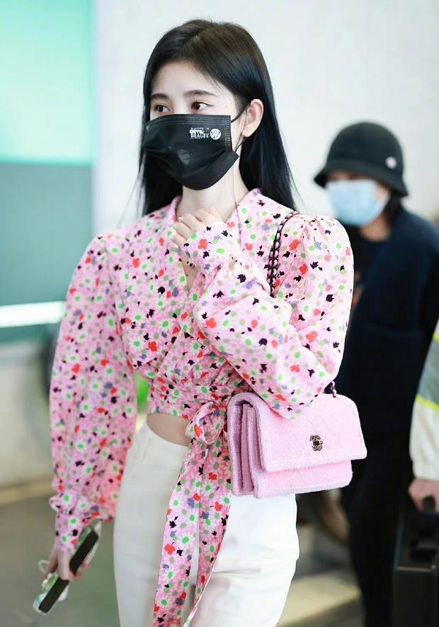 带袖扣的衬衫法式衬衫,普通衬衫和法式衬衫