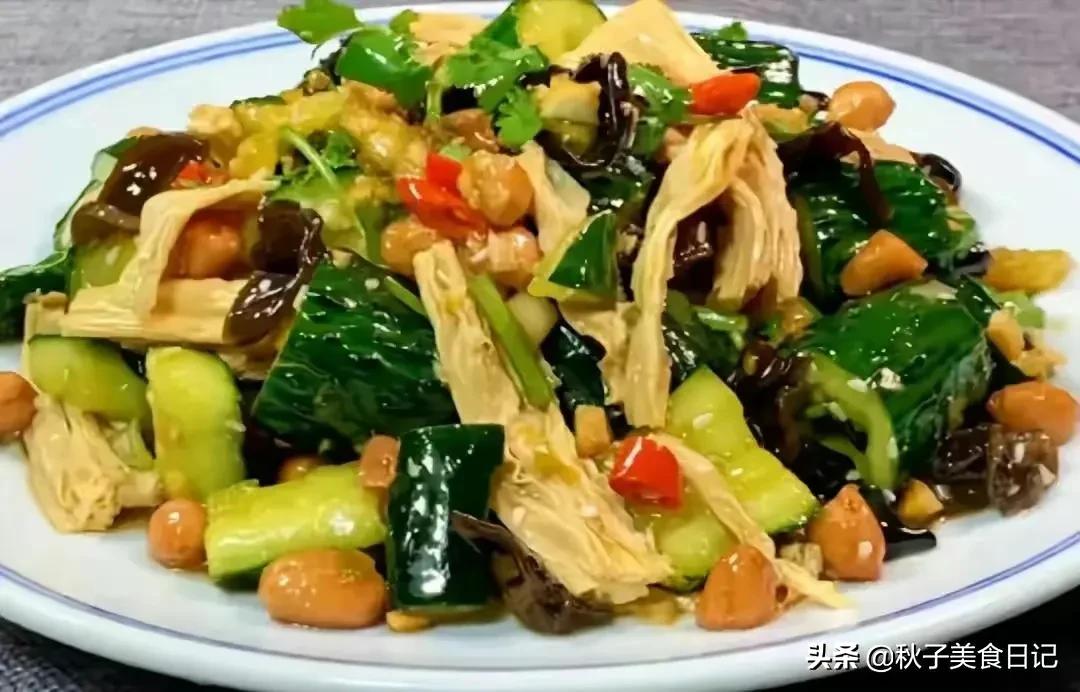 夏天减肥，多吃这6种“刮油”食物，低卡饱腹又解馋，瘦出好身材