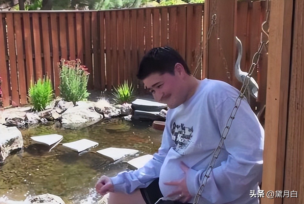 美国一男子顺利产子,美国首例男人顺利产子