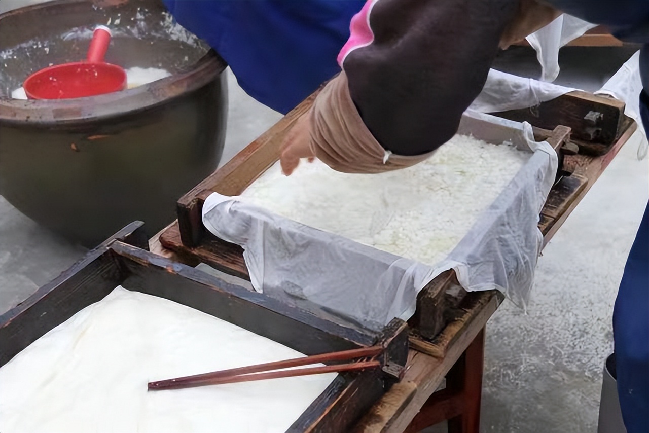 卖豆腐一年可以挣多少钱,在村里卖豆腐能赚多少钱