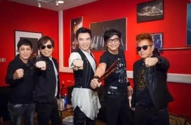 谭咏麟原配为什么没有孩子,谭咏麟与原配的恩怨纠纷