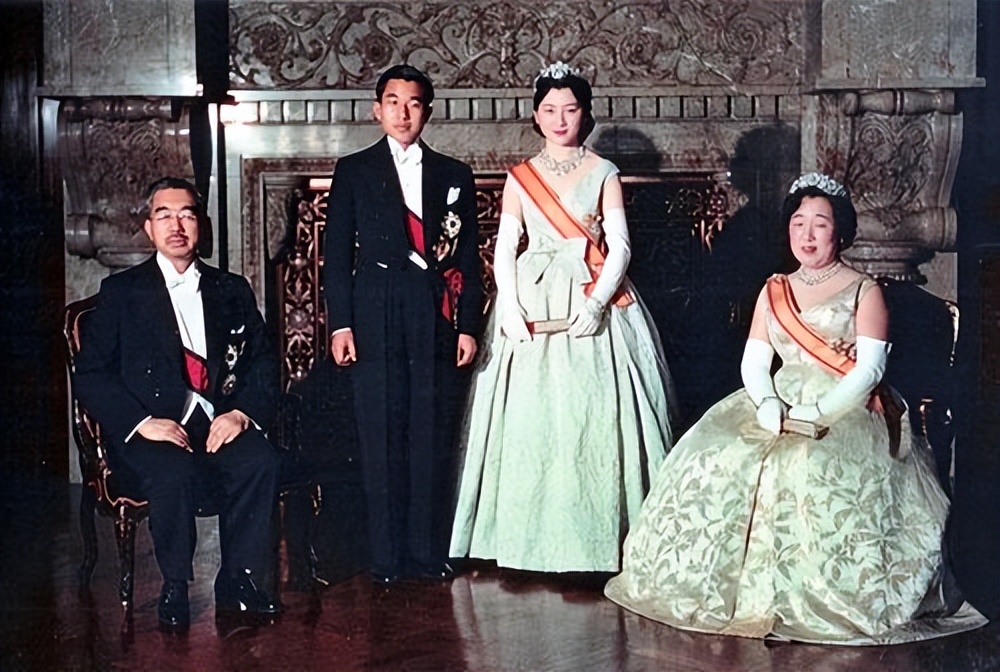 日本首位平民皇后：因打网球被太子看上，嫁入皇室后却被逼得抑郁