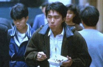 周星驰擦眼泪的细节,解读周星驰的审死官