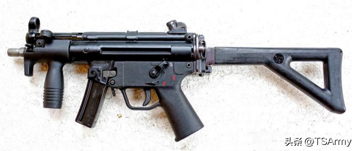香港飞虎队使用的是什么枪械,飞虎队用的是什么手枪