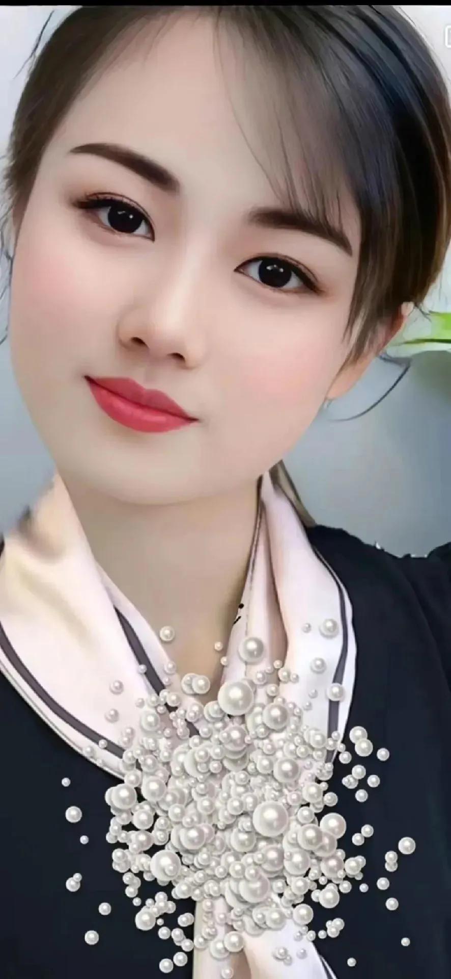 倦起登高疏疏舞羽妆