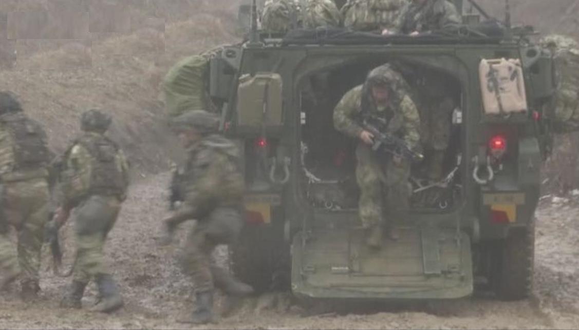 乌军*药弹**告急，美国库存见底！五角大楼急救火，挪用驻韩美军*器武**