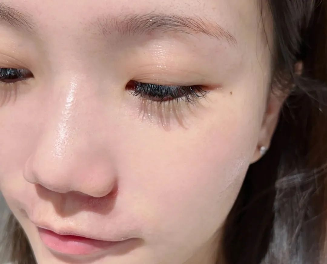 雅诗兰黛第二代粉水适合什么皮肤,雅诗兰黛大粉水适合哪个年龄段