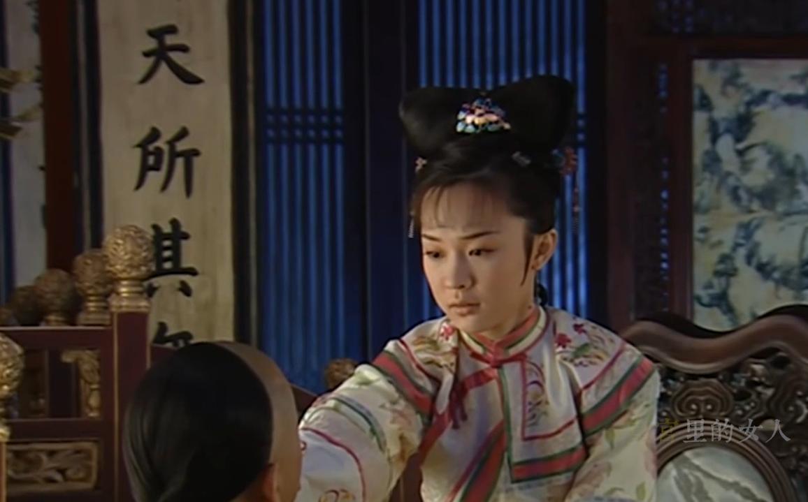 14岁女孩当上皇后的生活,14岁入宫做了10年皇后