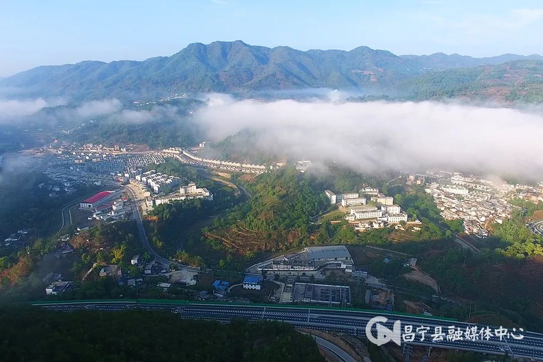 新时代新征程加快构建新发展格局,新时代新征程新成就云南