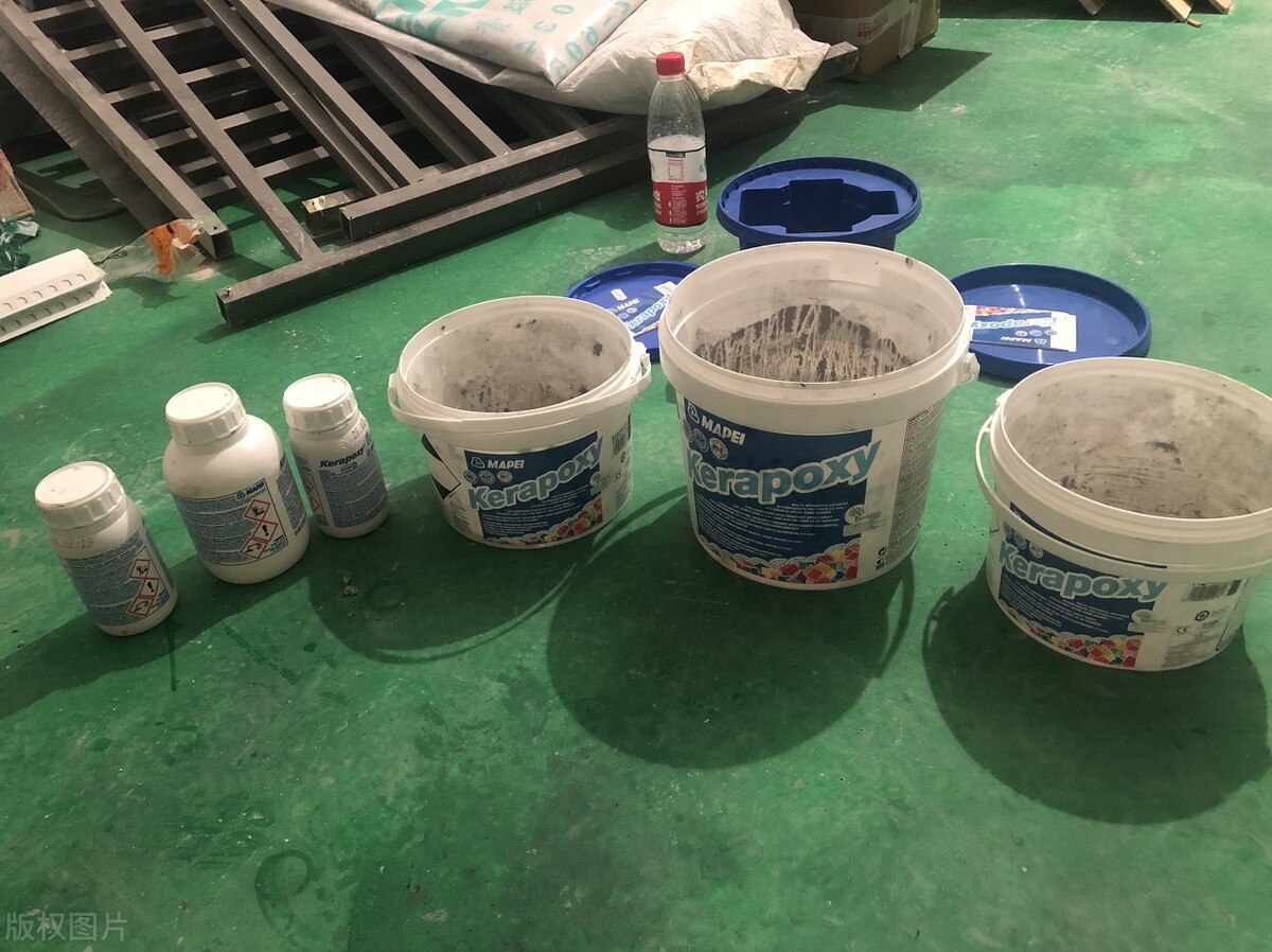 怎么区别美缝剂和环氧彩砂美缝,美缝是环氧彩砂好还是美缝剂好看