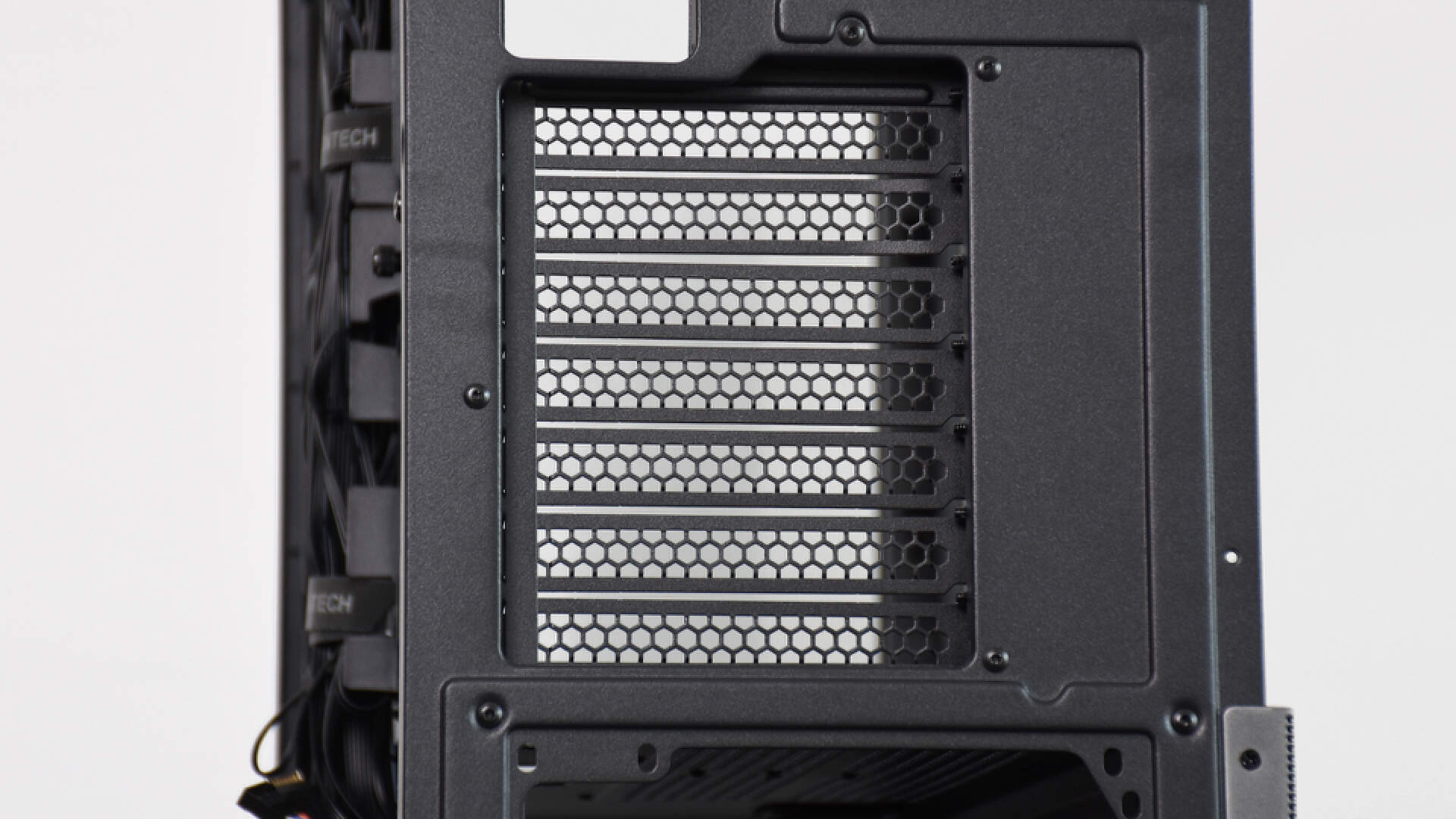 主流海景房机箱配置,montech机箱