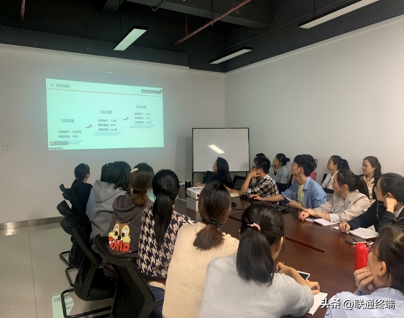 用“星”服务，打造尊享购机新体验。