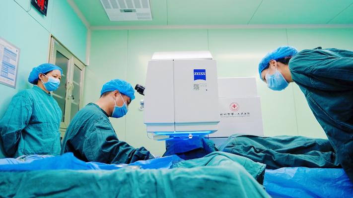 高度近视可以引起哪些并发症,高度近视眼底并发症失明概率