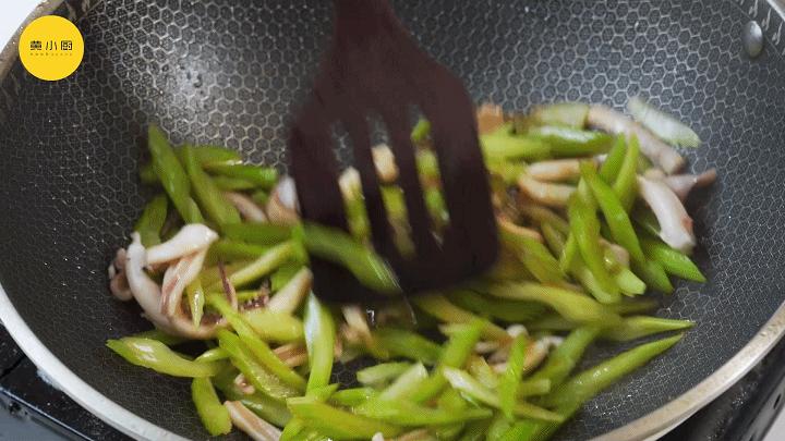 鲜鱿鱼炒西芹要怎么做才好吃,西芹炒鱿鱼花的家常做法图片