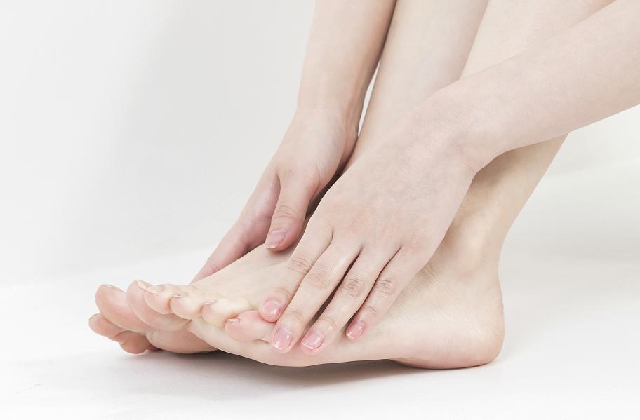 大脚拇外翻走路如何矫正,大脚趾歪了怎么矫正