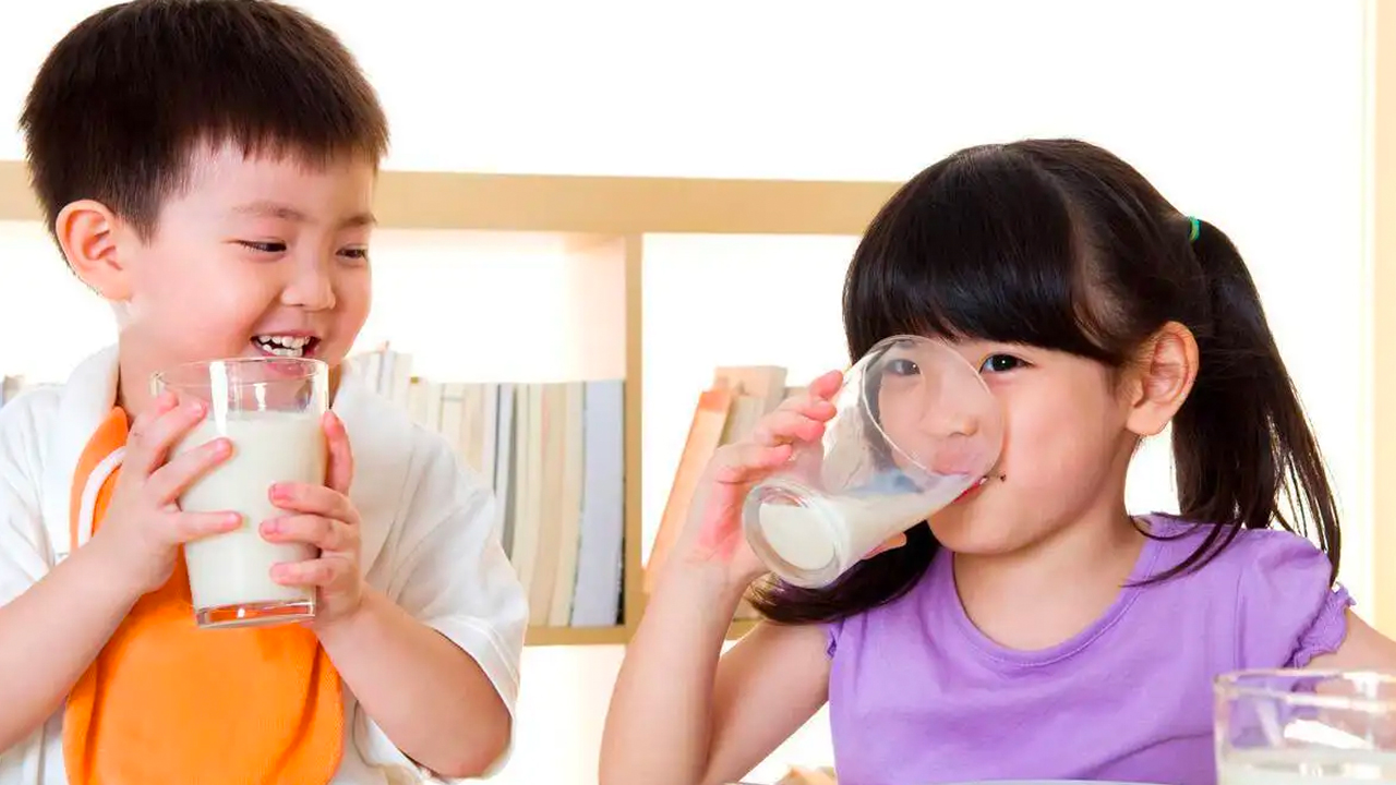 身高矮的脚大说明能长高吗,脚大长高吗