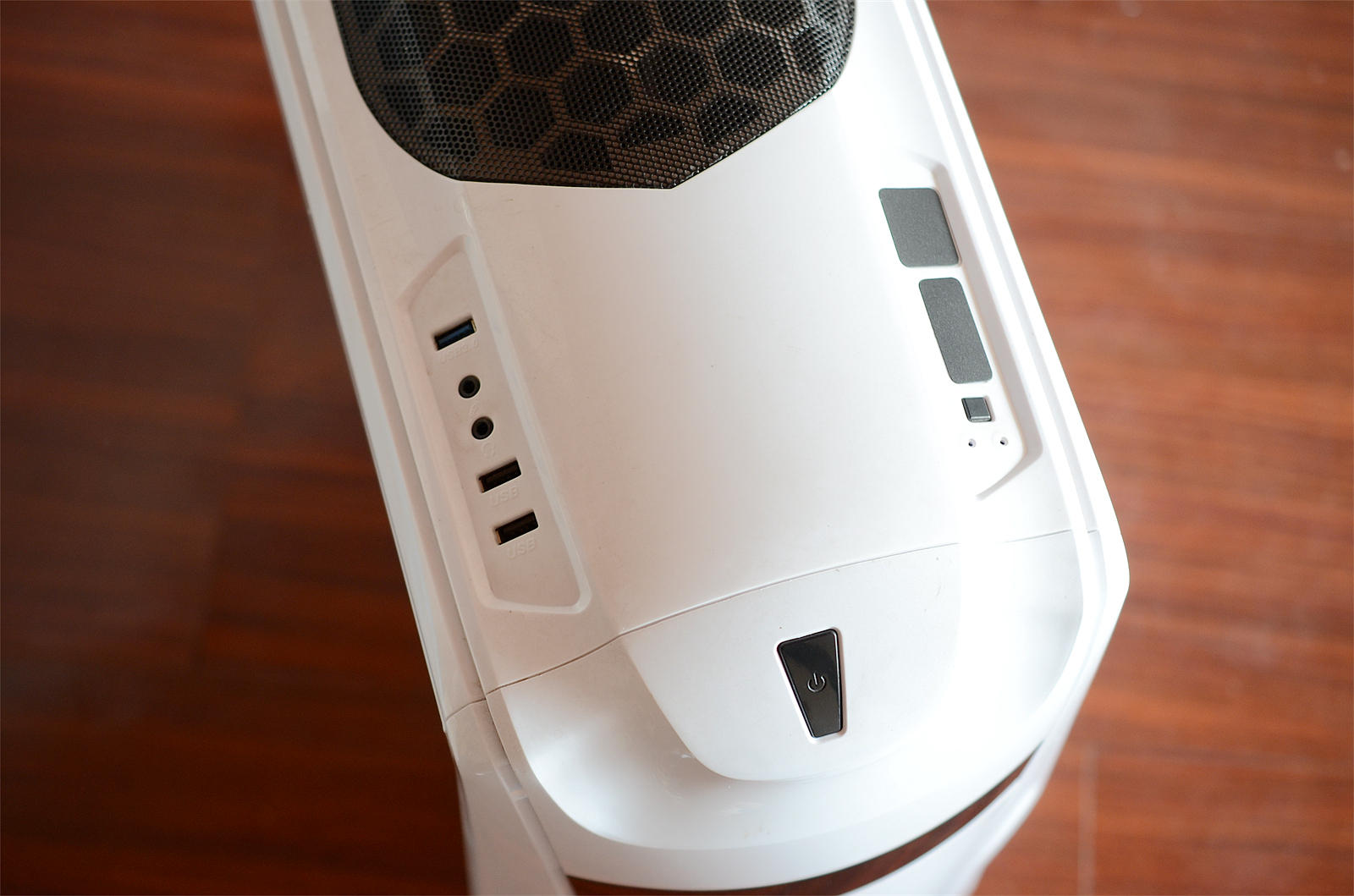 安钛克dp502机箱神光同步教程,安钛克dp503雷电机箱装机视频