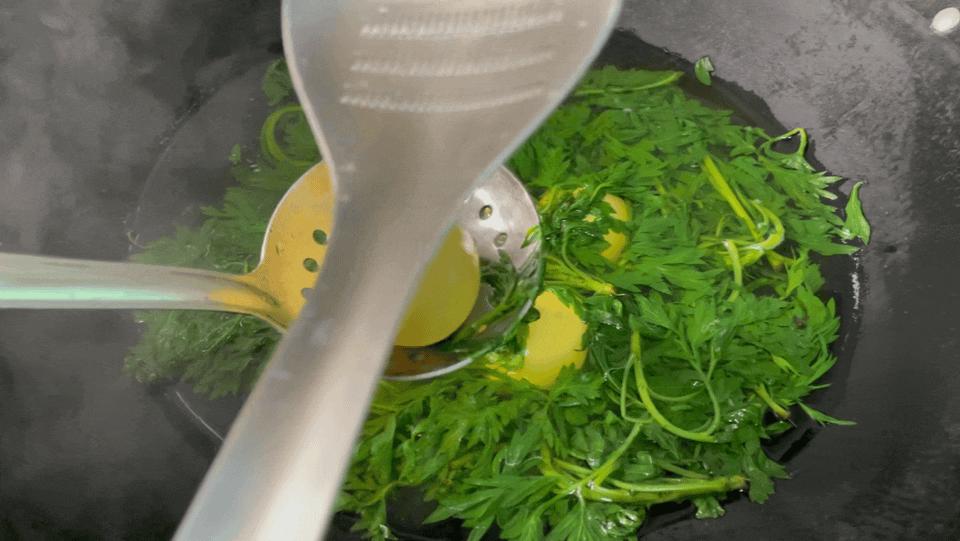 艾草煮鸡蛋有什么好处,艾草煮鸡蛋什么功效最好