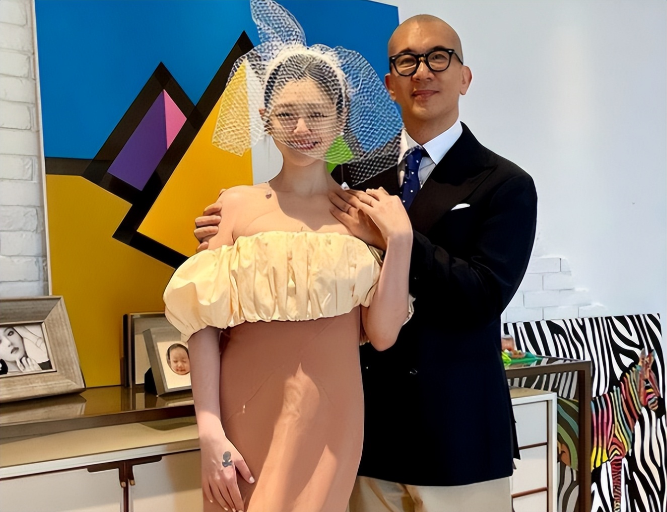 2天8个瓜：俩娃的爹出轨、女星当小三、79岁老头猥亵，个个毁三观