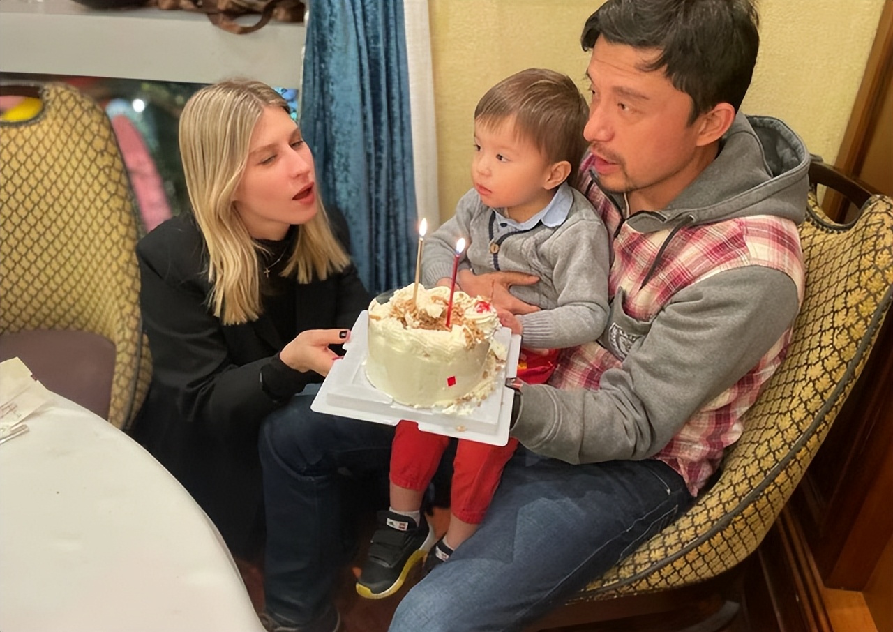 前国脚谢晖现状,前国脚谢晖喜获千金