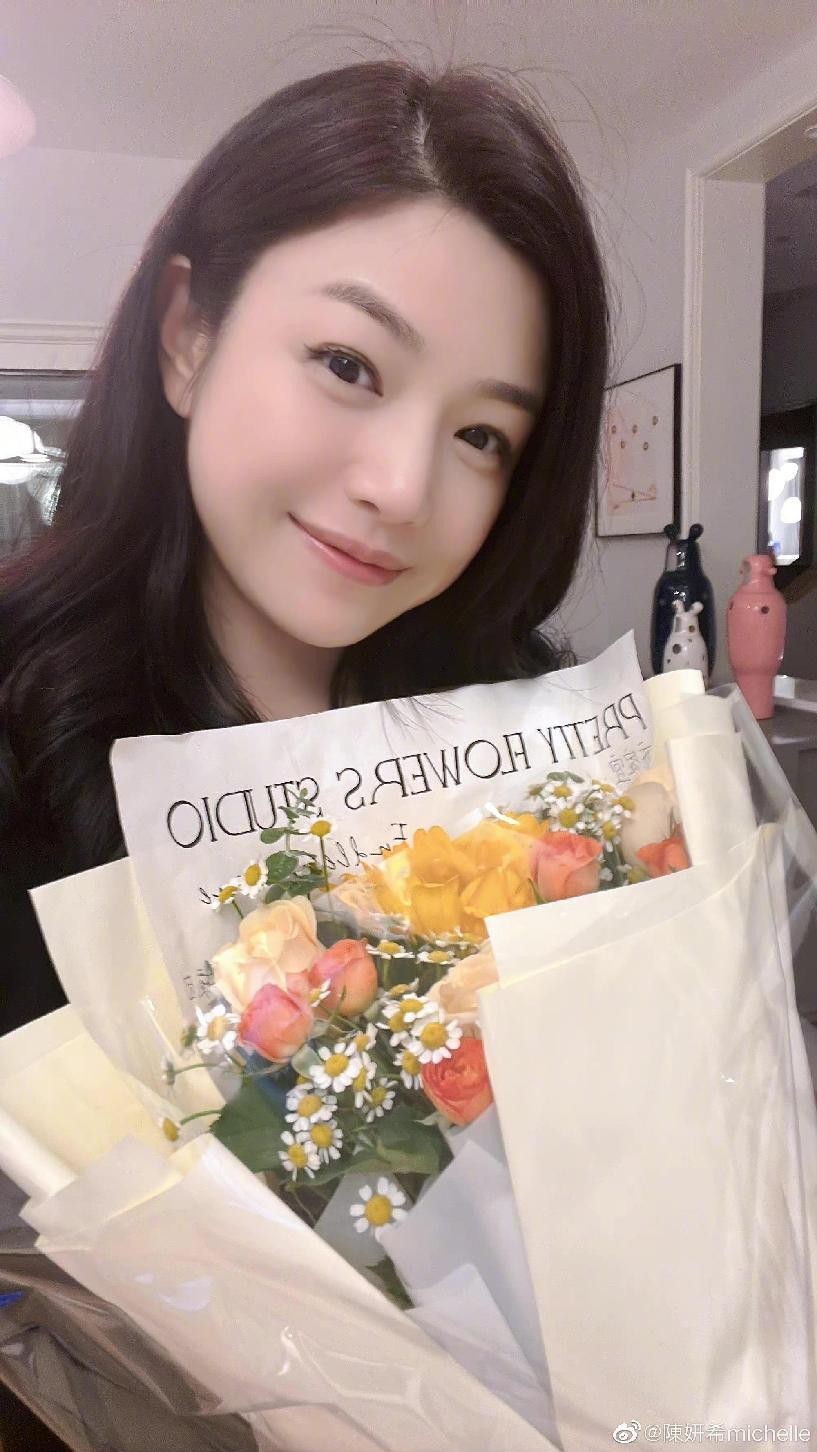 同样是包子脸，陈妍希看着喜庆，林依晨可爱，赵丽颖越看越好看？