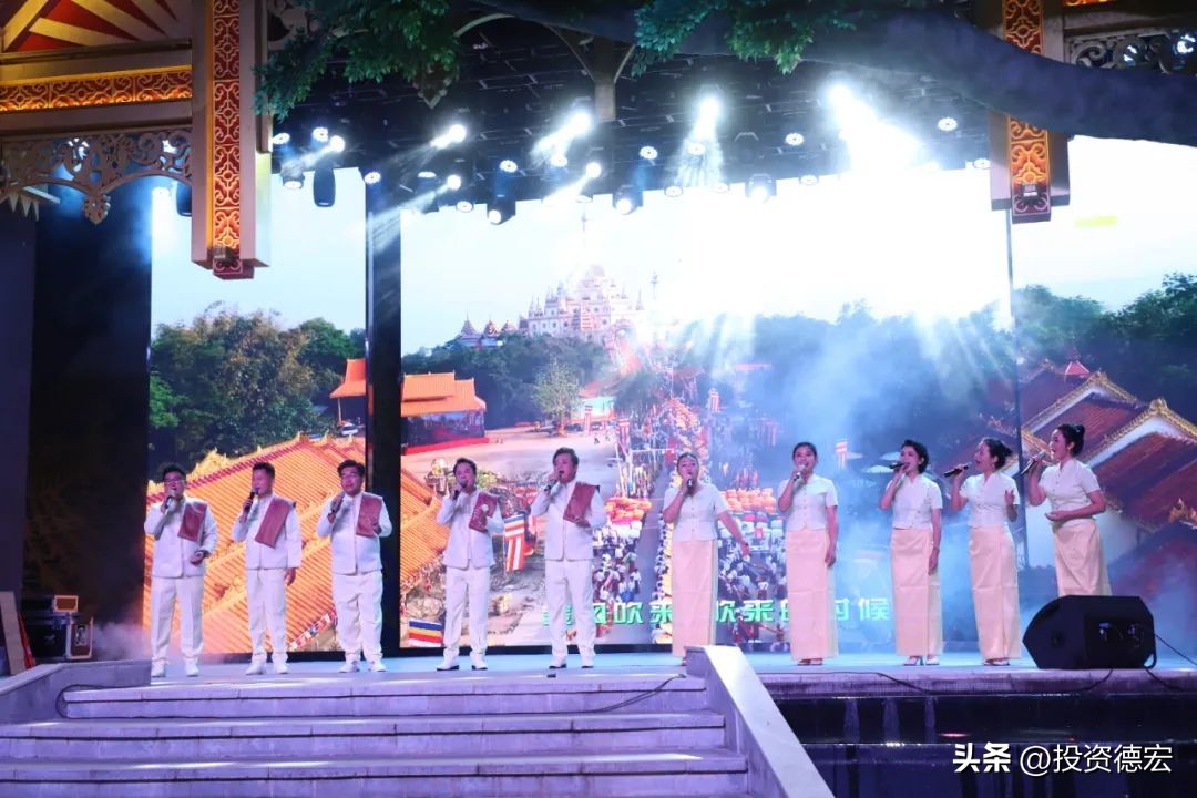 瑞丽德昂泼水狂欢节,云南旅游攻略德宏泼水节