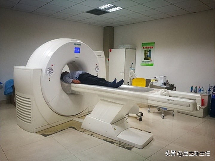 腰上长疙瘩检查是癌症,发现肝上长肿瘤就要动手术吗