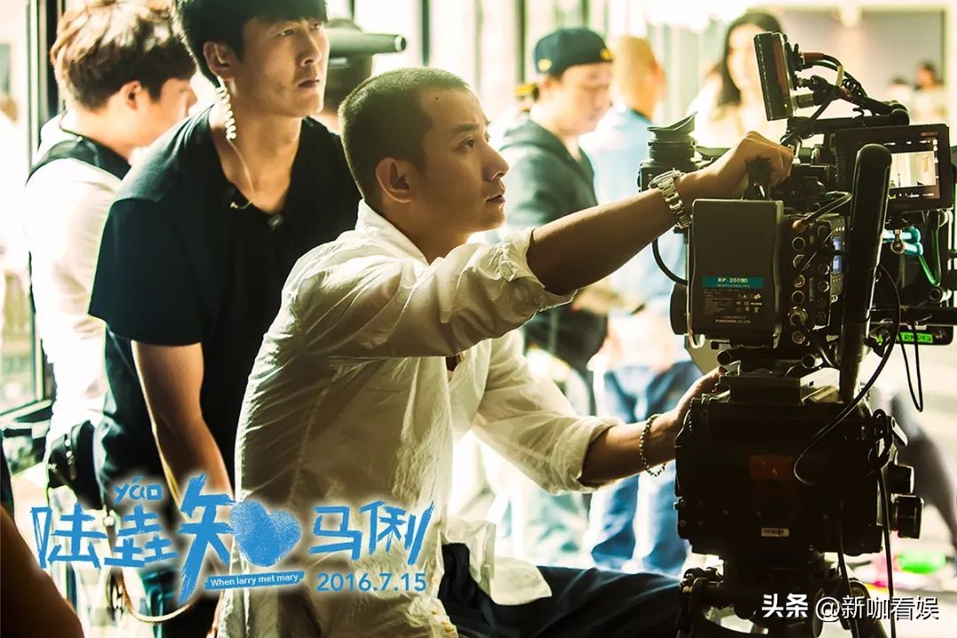 文章低头转身视频,文章勇敢面对