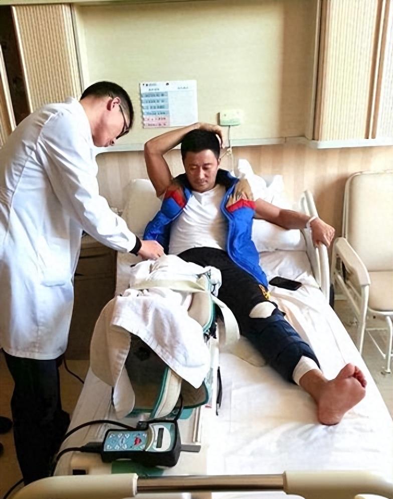 吴京的父亲是谁简介,吴京是哪里人他的父母是谁