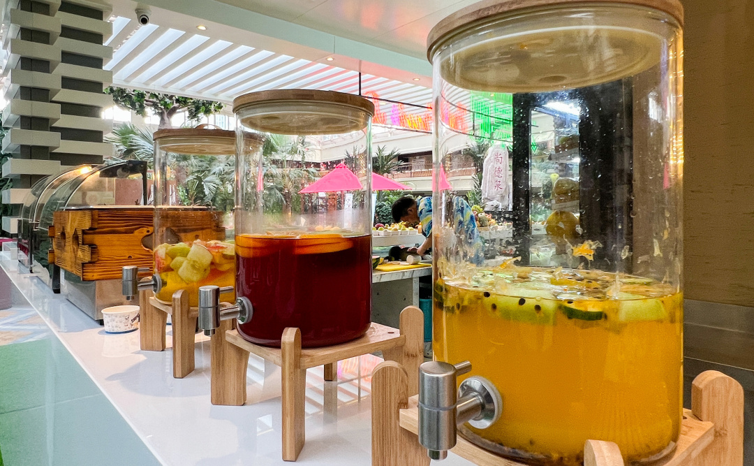 银河温泉双人水果温泉,泡汤泉免费吃水果