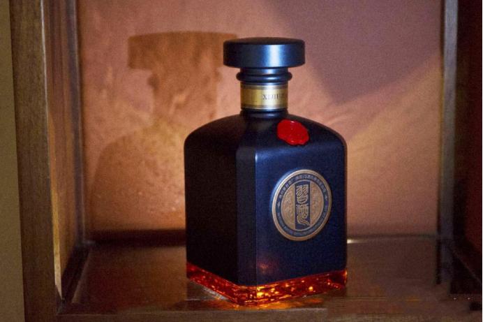 都是酱香酒为啥价格不一样呢,习酒窖藏1988对比潭酒紫潭哪个好