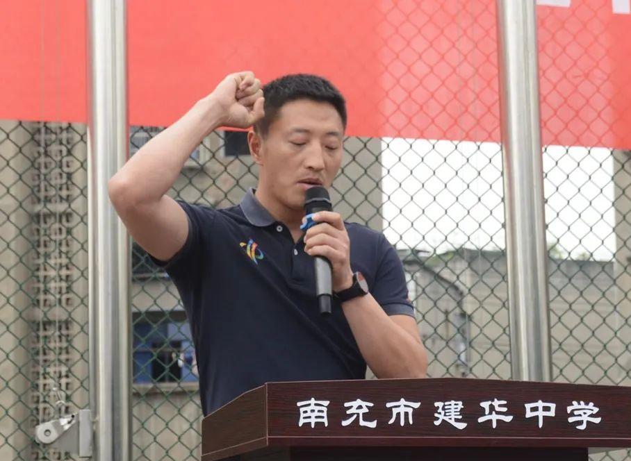 喜迎二十大，拼搏绿茵场——建华中学2022年校园足球联赛开幕