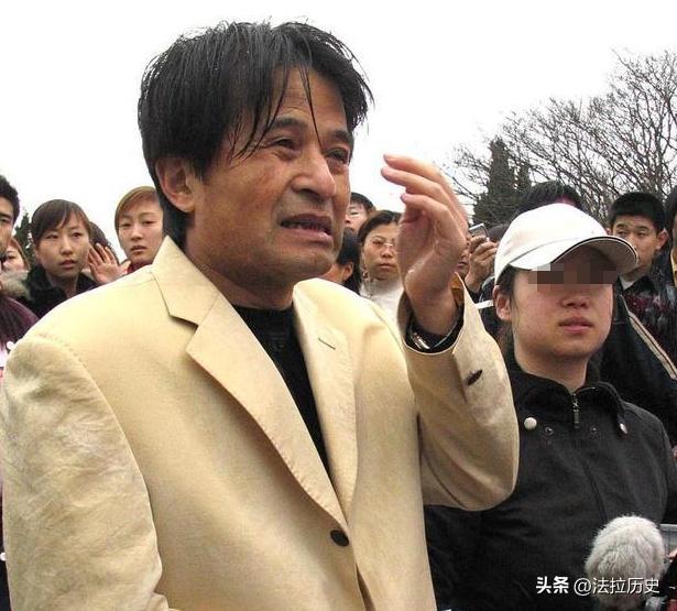 64岁毕福剑近况曝光，因管不住嘴遭封杀，现成网红“工具人”？