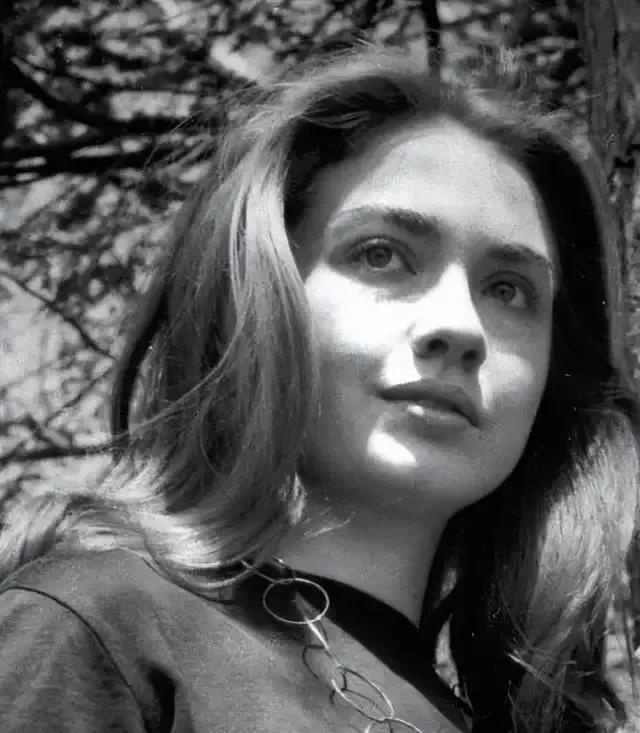 克林顿性侵丑闻案英国,克林顿性侵丑闻案怎么回事