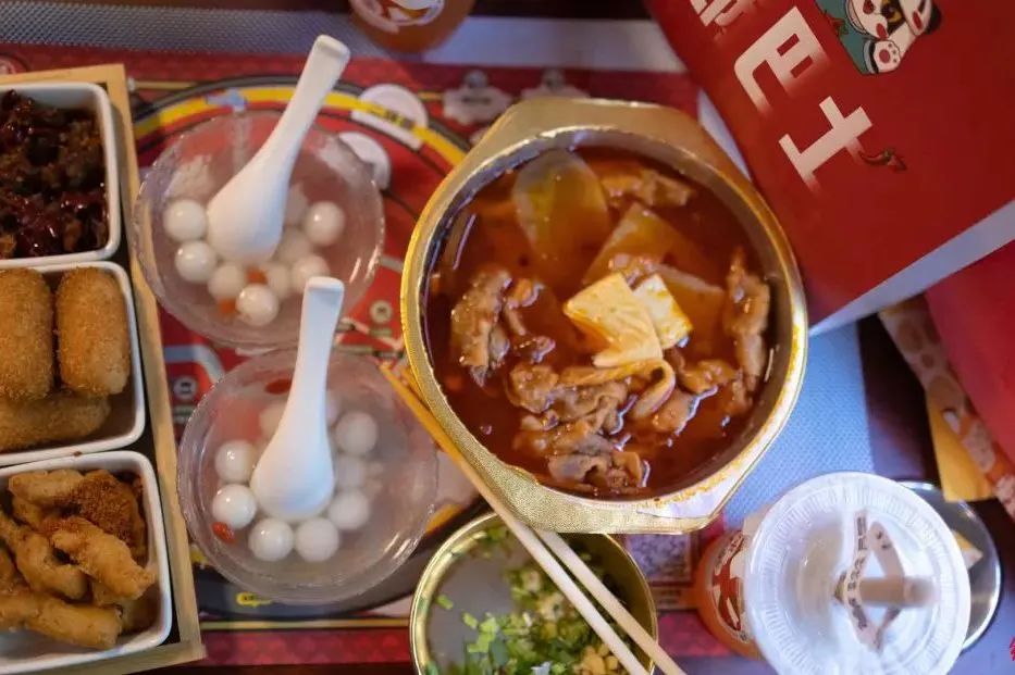 跨界品牌合作经典案例,经典品牌跨界开店