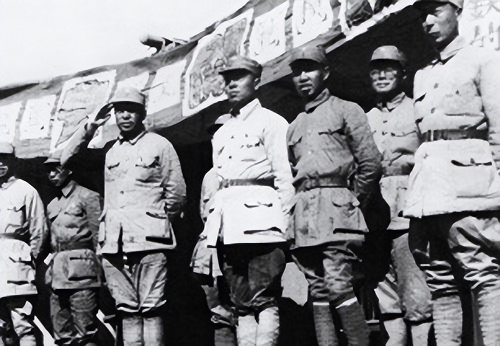 抗日战争左权家国情怀的名人事例,12封家书左权烽火里的家国情怀