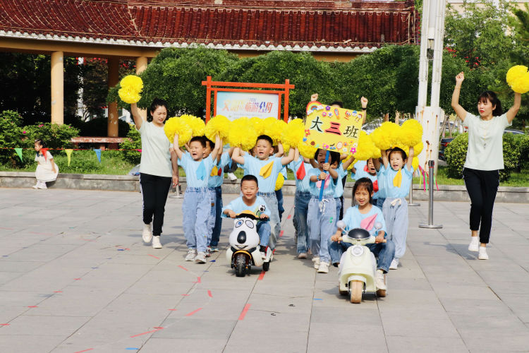 幼儿园小手拉大手运动会,大手拉小手幼儿园亲子活动