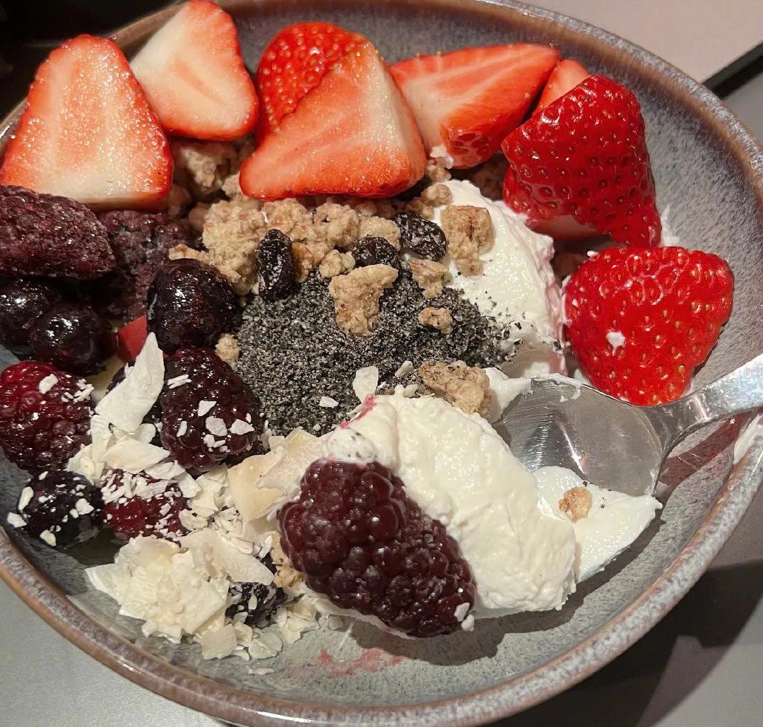 希腊旅游本地的酸奶,希腊酸奶自己做还是买