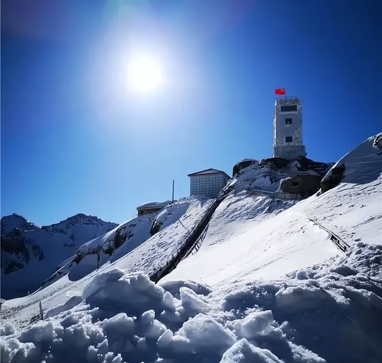 这个地方，85%的官兵因严重缺氧患有心脏病，造血功能异常…