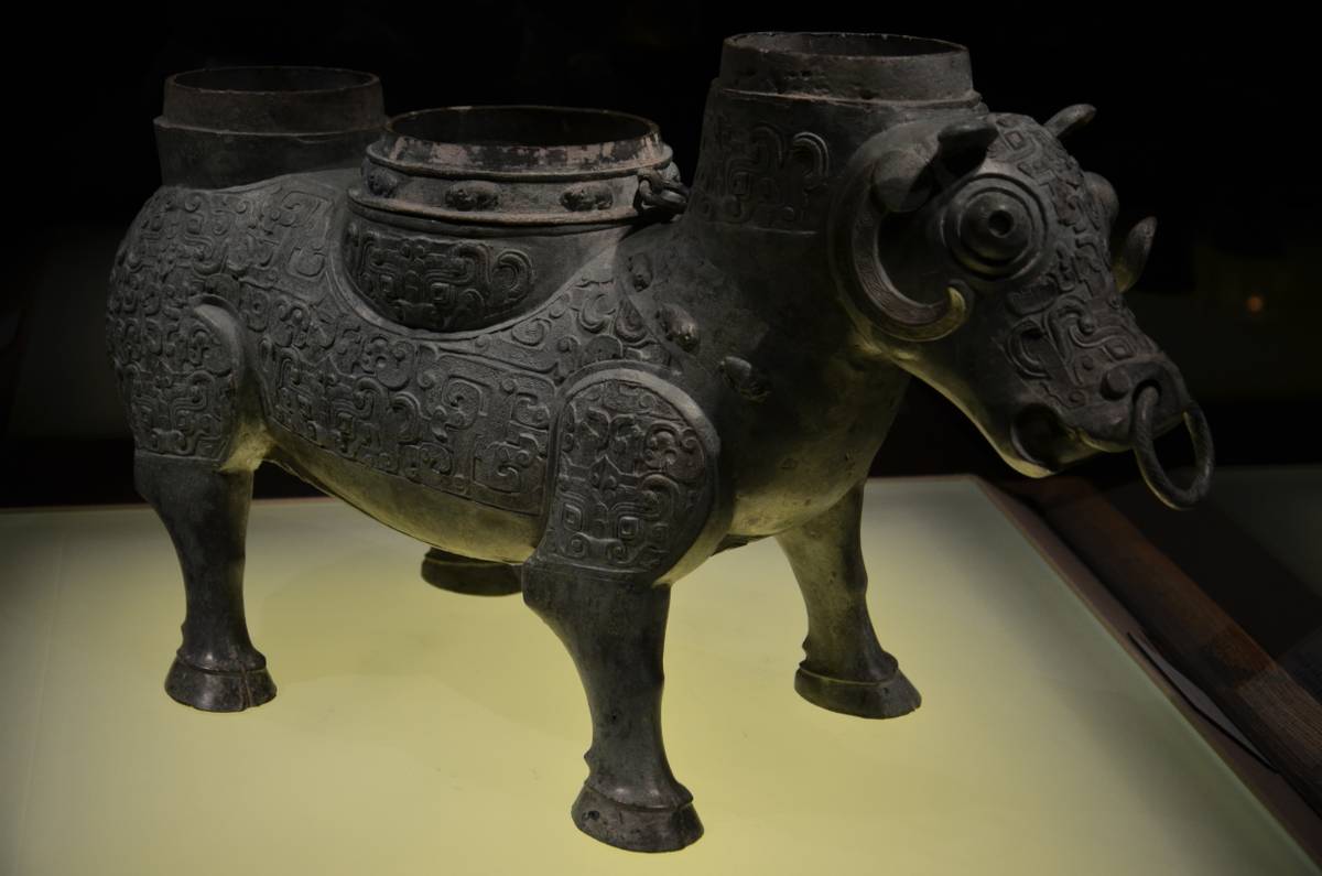 青铜器是我国最早发明的吗,中国古代商代最具代表性的青铜器