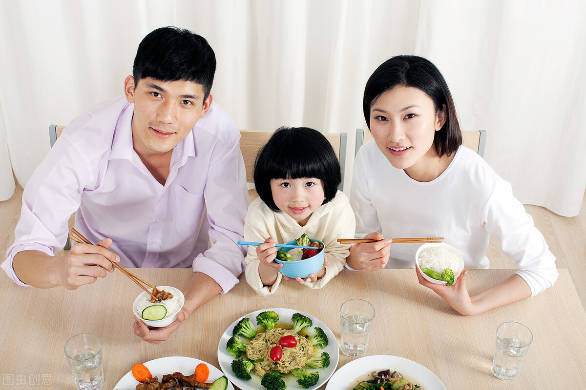 权威发布影响孩子长高的七大因素,家长如何走出孩子身高增长的误区