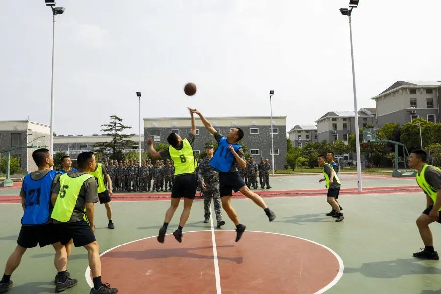 第71集团军某防空旅：搭好“文化台子”，让官兵走进去、乐起来！