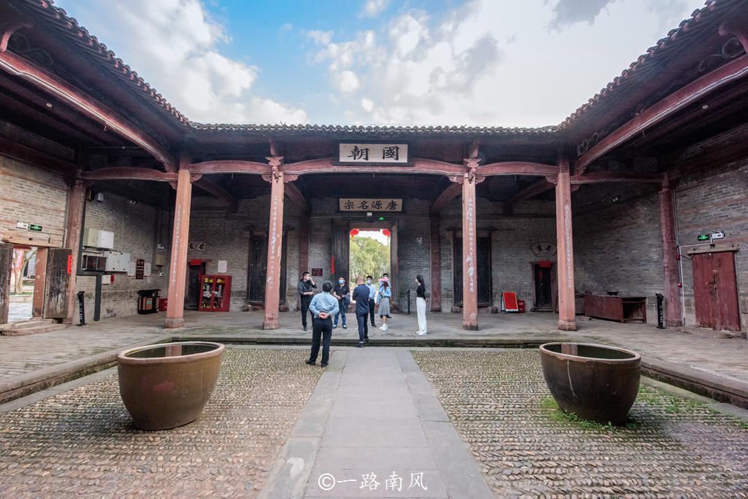 江西第二大城市吉安，面积相当于深圳的12.68倍，风光灵秀少人来