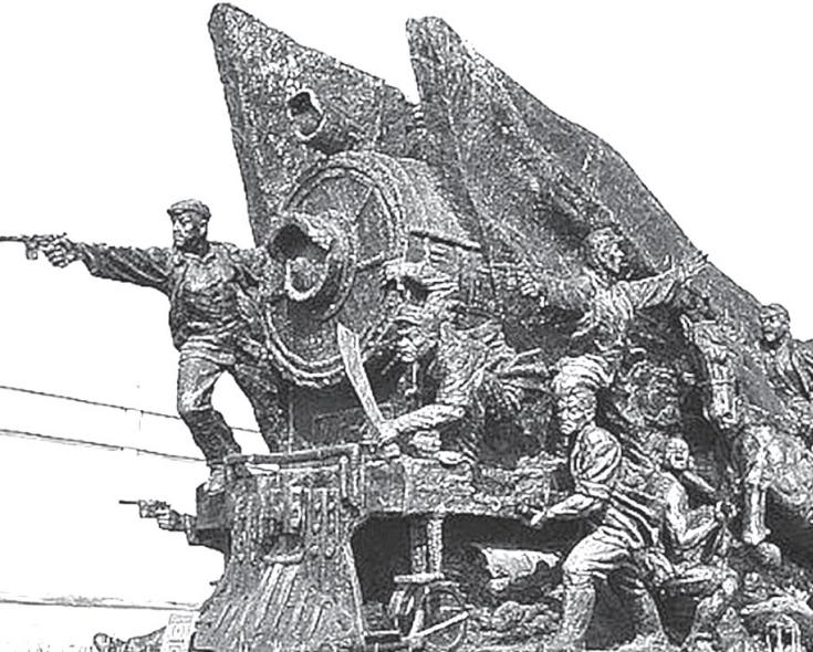 1942年毛*东泽**说延安经济难，*少奇刘**万两黄金送到，铁道游击队护送