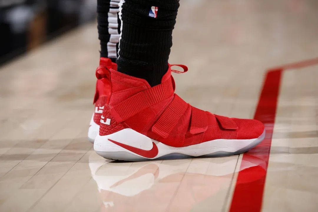 欧文和乔治球鞋,保罗和欧文球鞋