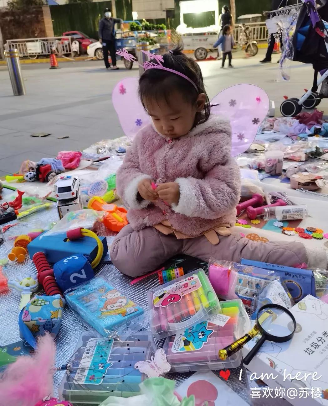 曾经商业女强人如今落魄蜗居,一代女强人沦落街头