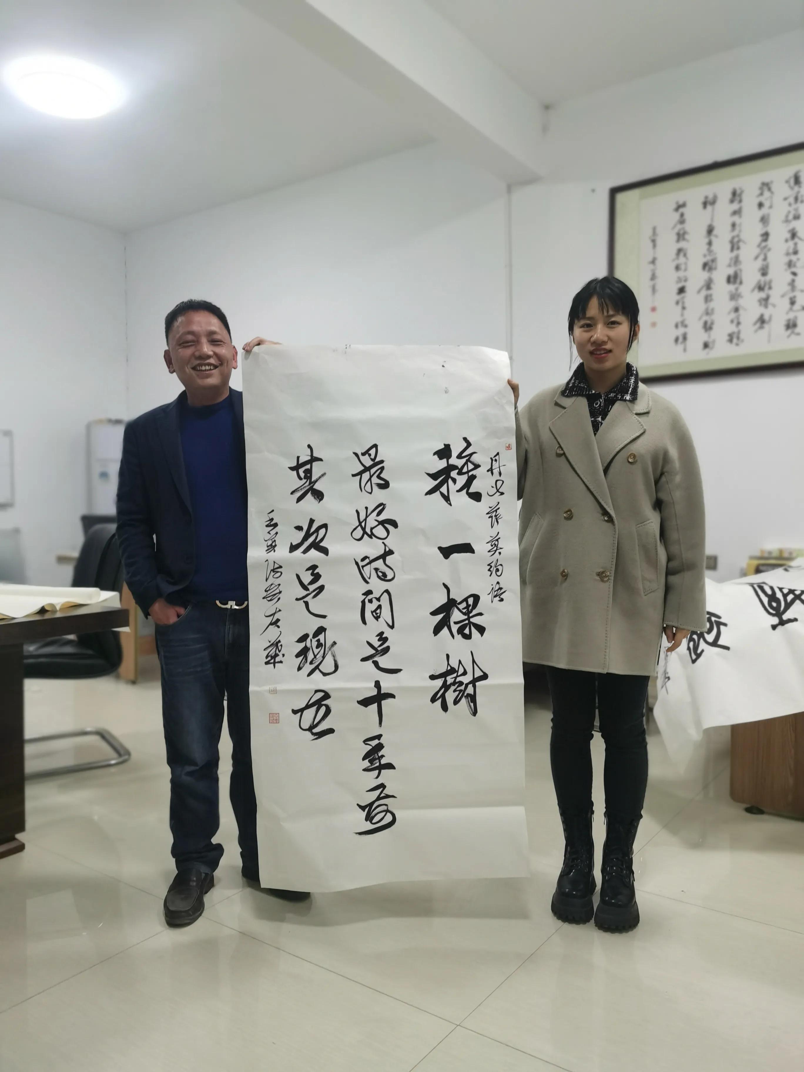 散发着泥土芬芳的文字,散发着泥土的芳香