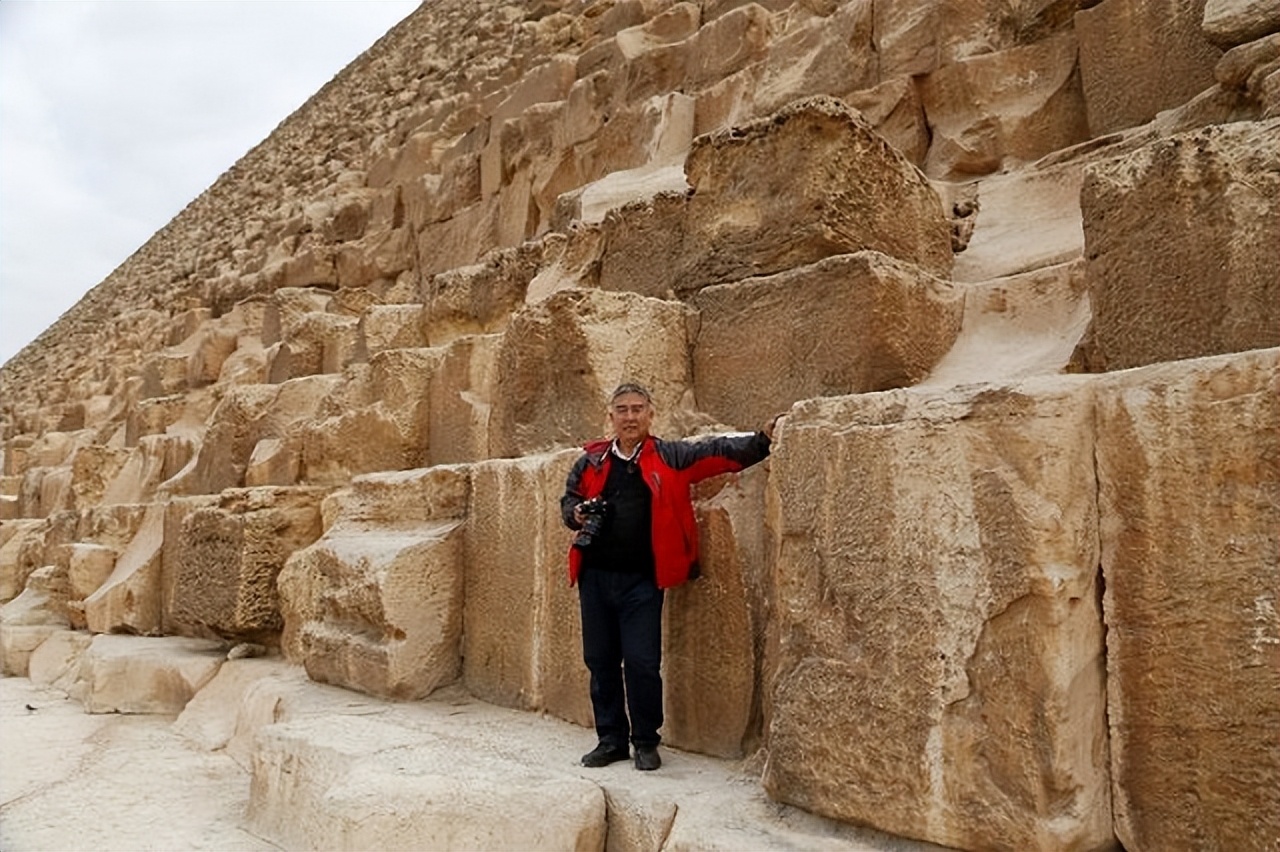 金字塔距今是4500多年吗,4500年前的金字塔还原图