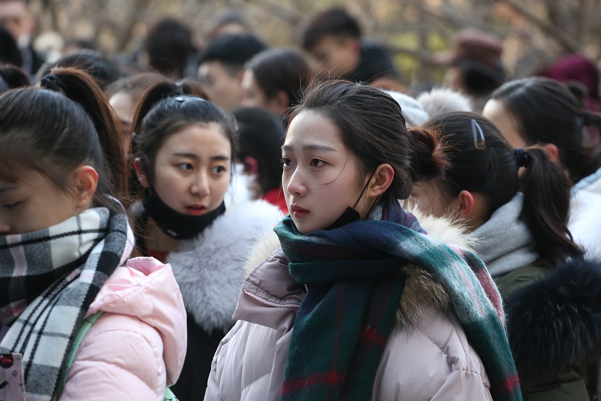 一对夫妻在城市开超市，利用“美色”，7天引流3000人